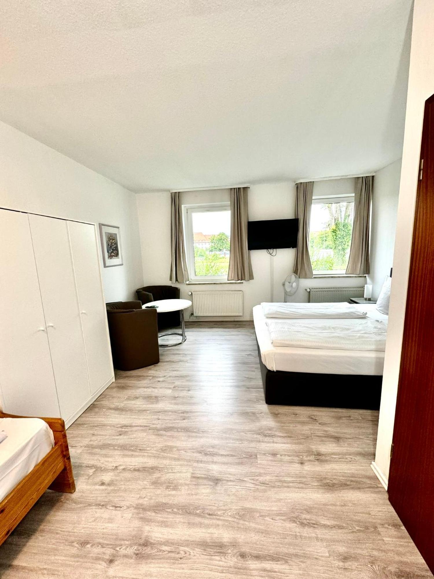Hotel Zum Ruecking Northeim Bagian luar foto