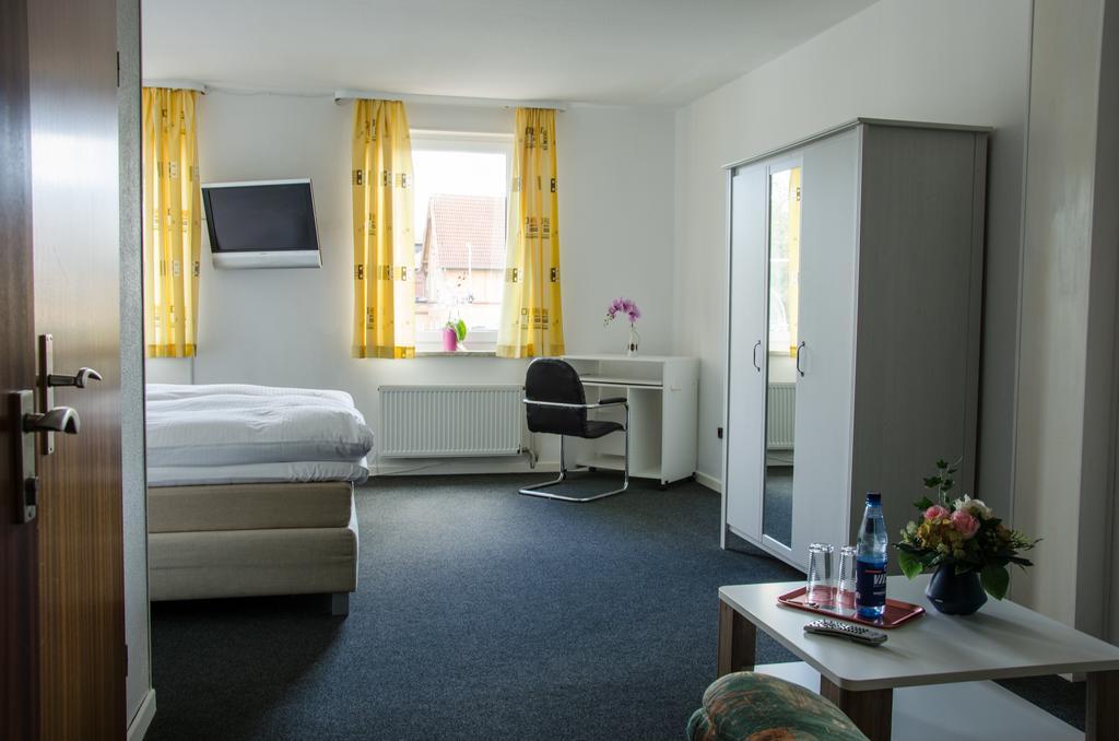 Hotel Zum Ruecking Northeim Bagian luar foto