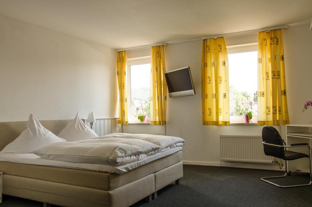 Hotel Zum Ruecking Northeim Bagian luar foto