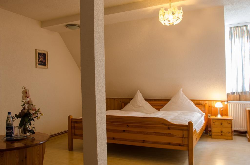 Hotel Zum Ruecking Northeim Bagian luar foto